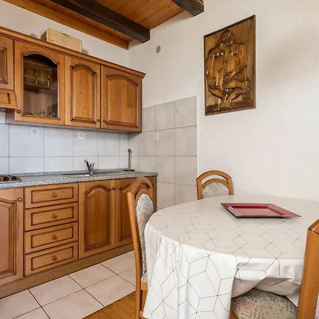 In With Kitchen